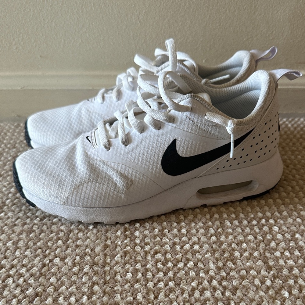 Nike Air Max Tavas White and Black Sneakers